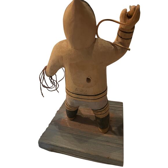 Vintage Rare HTF Possible Romeo Eekerkik Wooden Carved Eskimo Hunt Seal on Back - Picture 9 of 14